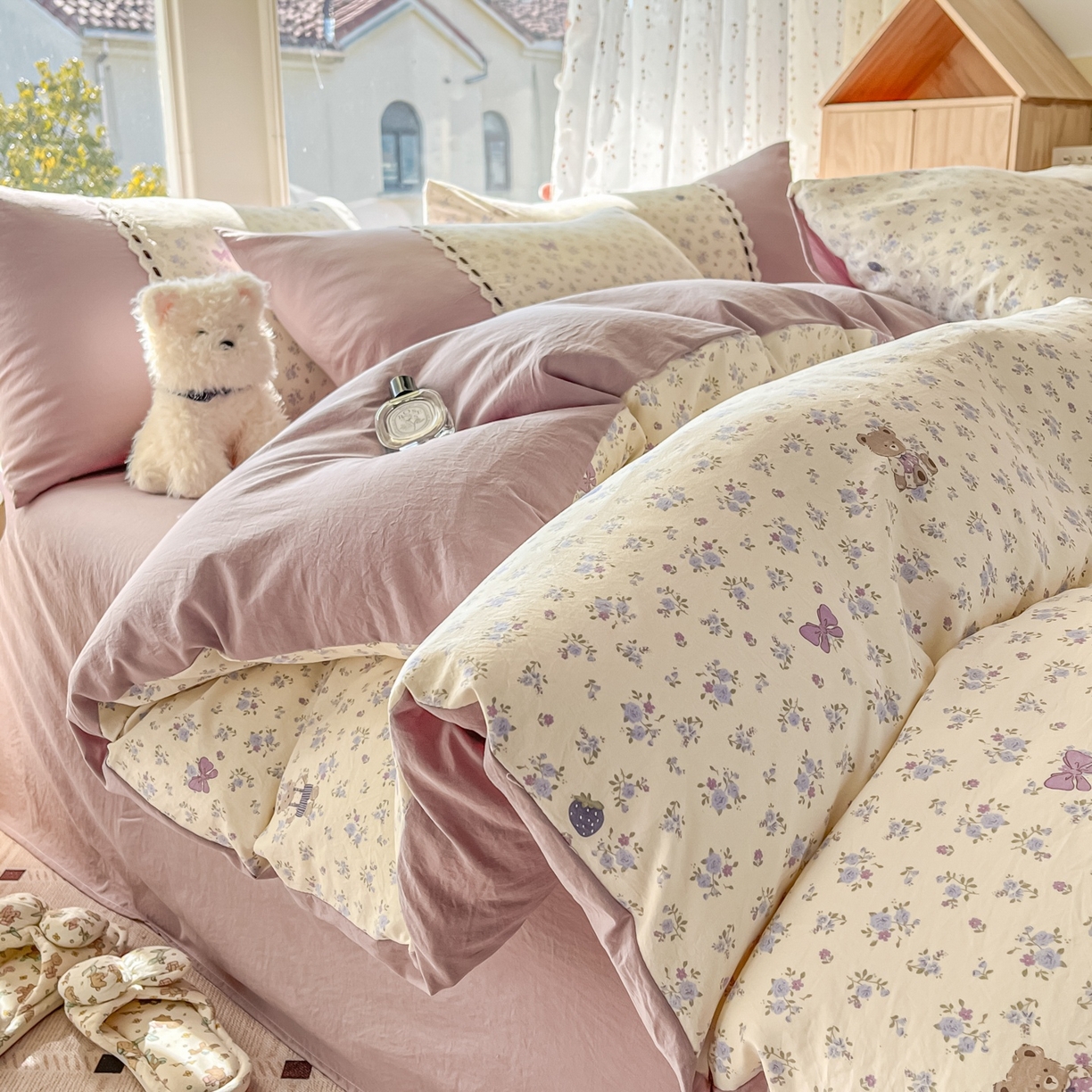 91家纺网 家纺一手货源 找家纺 菲梵家纺 2026新款法式花边A类云朵棉四件套 花趣小熊