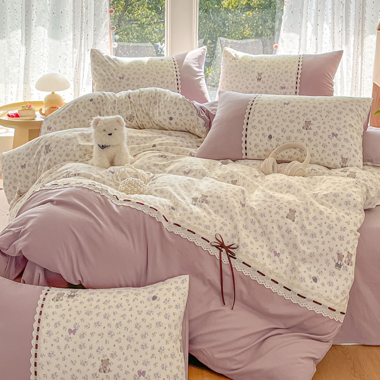 91家纺网 家纺一手货源 找家纺 菲梵家纺 2026新款法式花边A类云朵棉四件套 花趣小熊