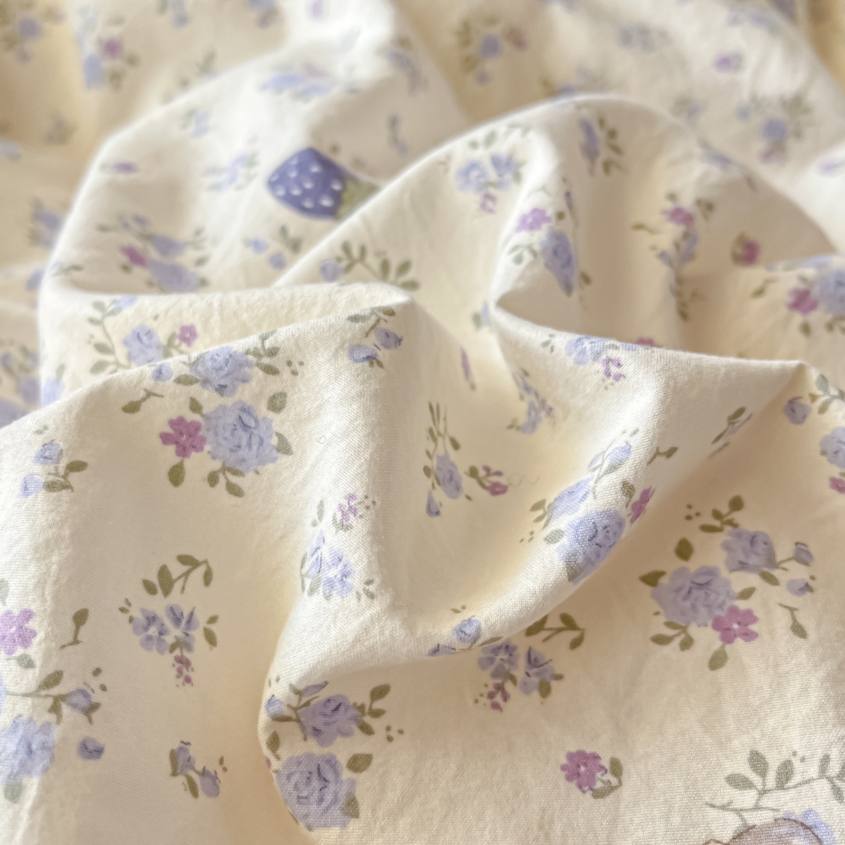 91家纺网 家纺一手货源 找家纺 菲梵家纺 2026新款法式花边A类云朵棉四件套 花趣小熊