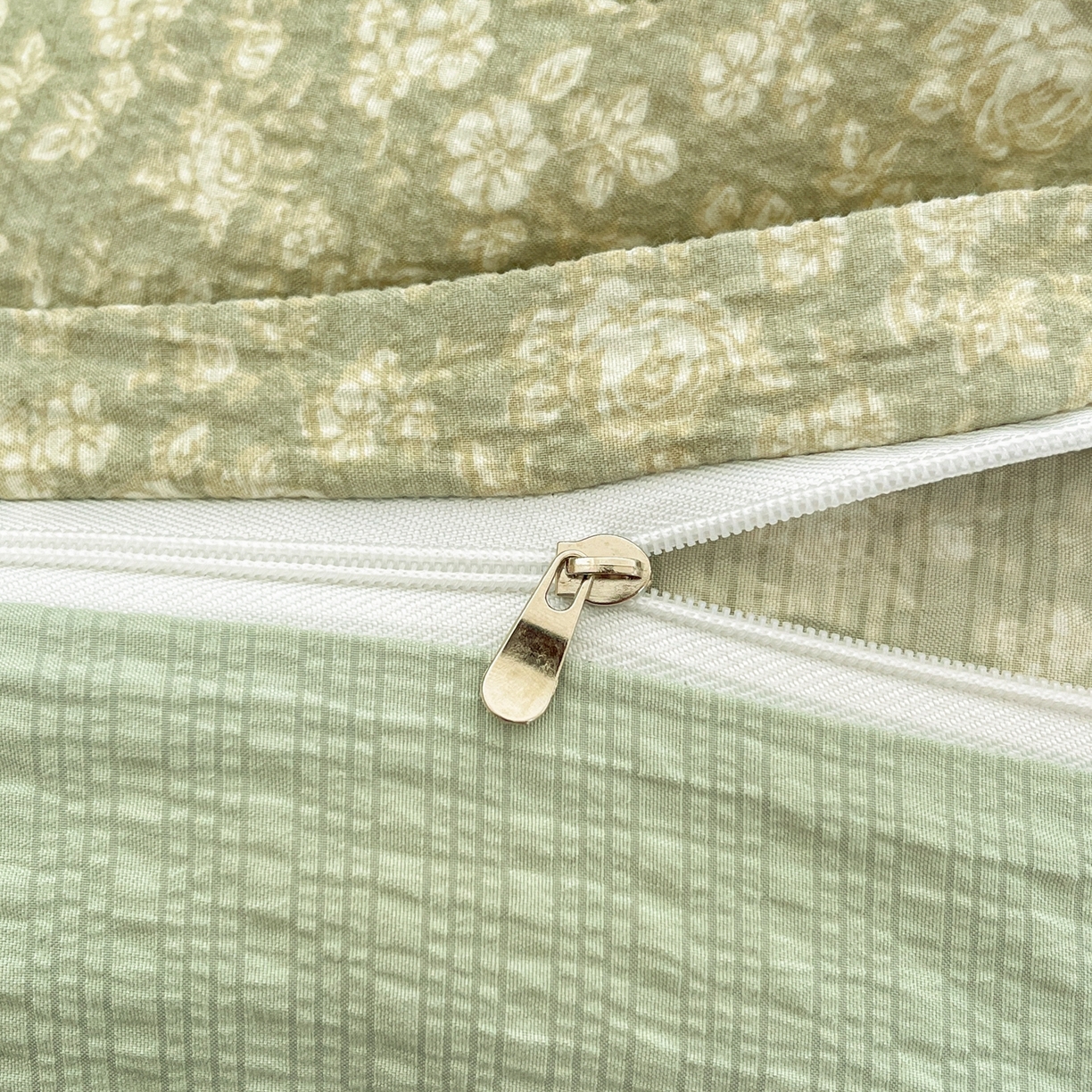 91家纺网 家纺一手货源 找家纺 玉海棠家纺 2026新款直播爆款高品质高克重泡泡纱泡芙纱四件套 玫瑰庄园