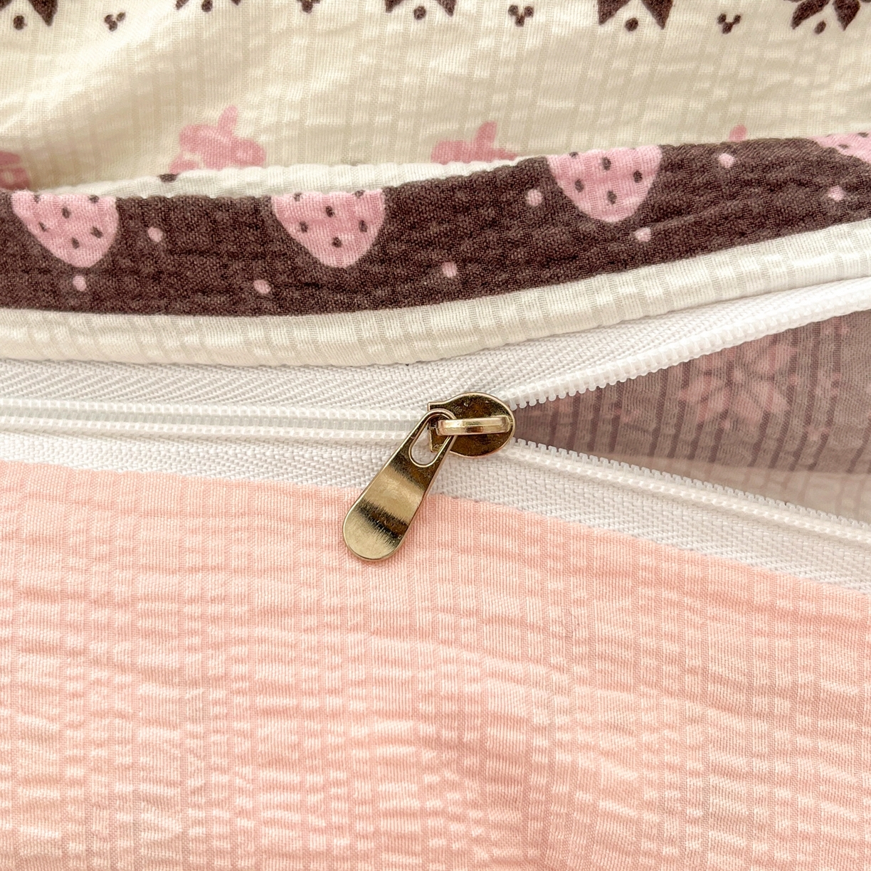 91家纺网 家纺一手货源 找家纺 玉海棠家纺 2026新款直播爆款高品质高克重泡泡纱泡芙纱四件套 甜心