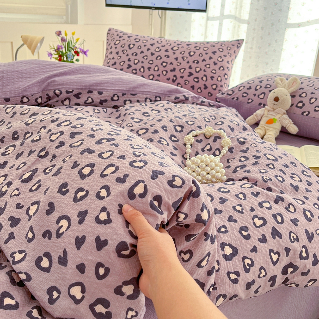 91家纺网 家纺一手货源 找家纺 玉海棠家纺 2026新款直播爆款高品质高克重泡泡纱泡芙纱四件套 紫豹纹