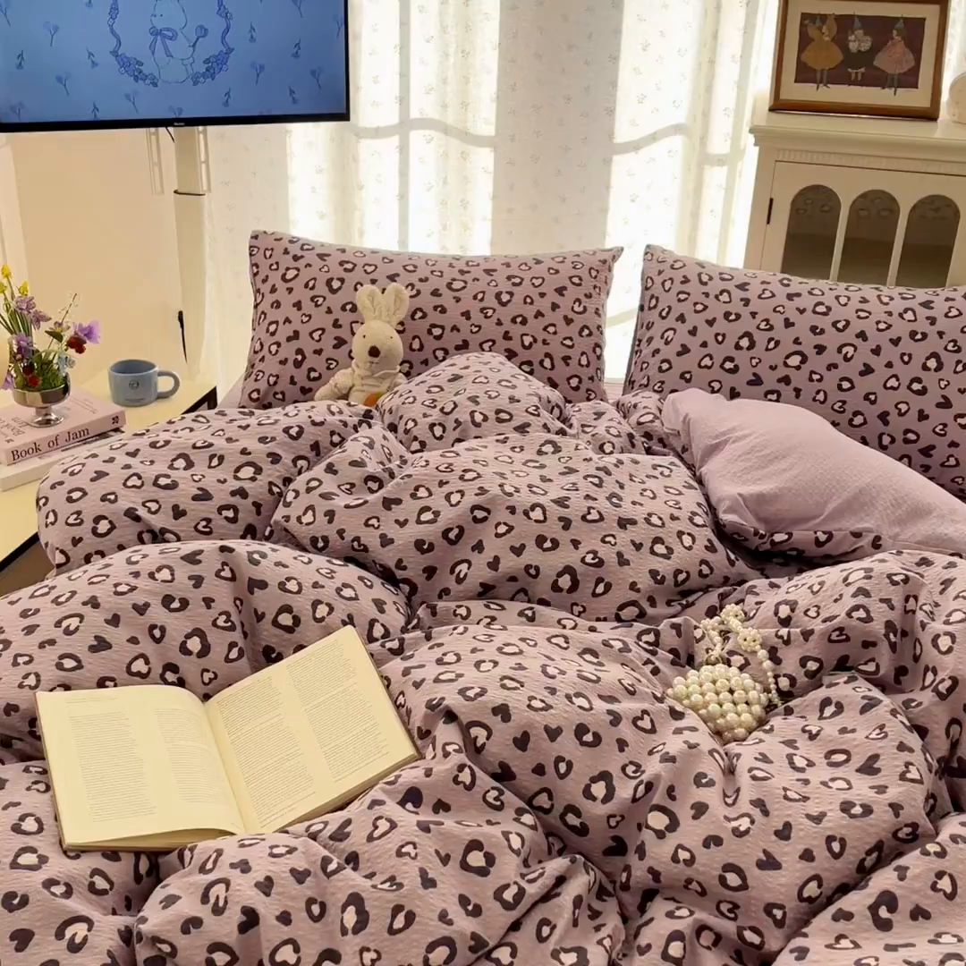 91家纺网 家纺一手货源 找家纺 玉海棠家纺 2026新款直播爆款高品质高克重泡泡纱泡芙纱四件套 紫豹纹