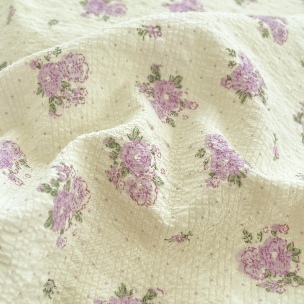 91家纺网 家纺一手货源 找家纺 玉海棠家纺 2026新款直播爆款高品质高克重泡泡纱泡芙纱四件套 紫色小花