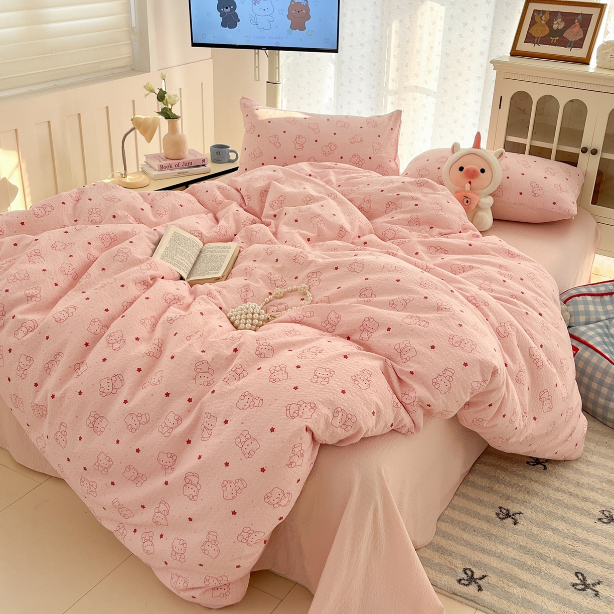 91家纺网 家纺一手货源 找家纺 玉海棠家纺 2026新款直播爆款高品质高克重泡泡纱泡芙纱四件套 hello粉凯蒂