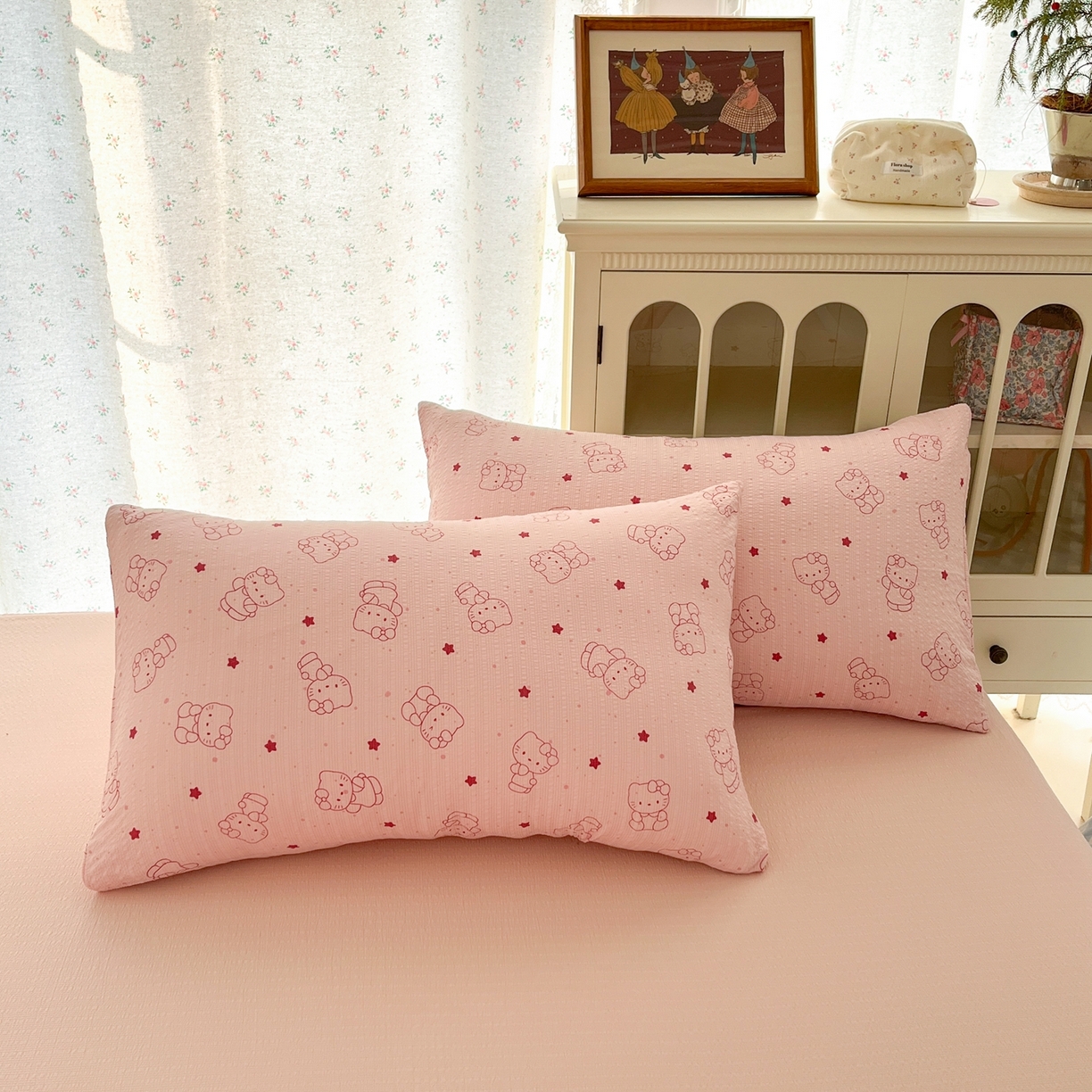 91家纺网 家纺一手货源 找家纺 玉海棠家纺 2026新款直播爆款高品质高克重泡泡纱泡芙纱四件套 hello粉凯蒂