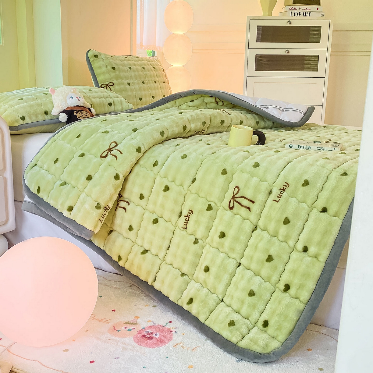 91家纺网 家纺一手货源 找家纺 犇牛仓储供应链 2026新款A类牛奶绒豆豆绒泡泡印花冬被 被子被芯 爱心绿【兔兔绒豆豆被】