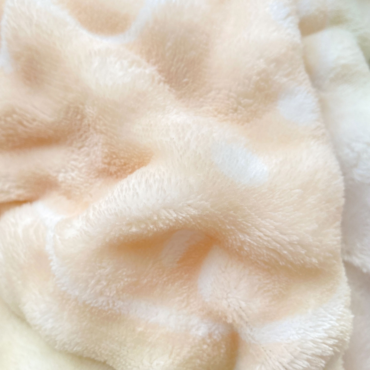 91家纺网 家纺一手货源 找家纺 犇牛仓储供应链 2026新款A类牛奶绒豆豆绒泡泡印花冬被 被子被芯 草莓KT【兔兔绒豆豆被】