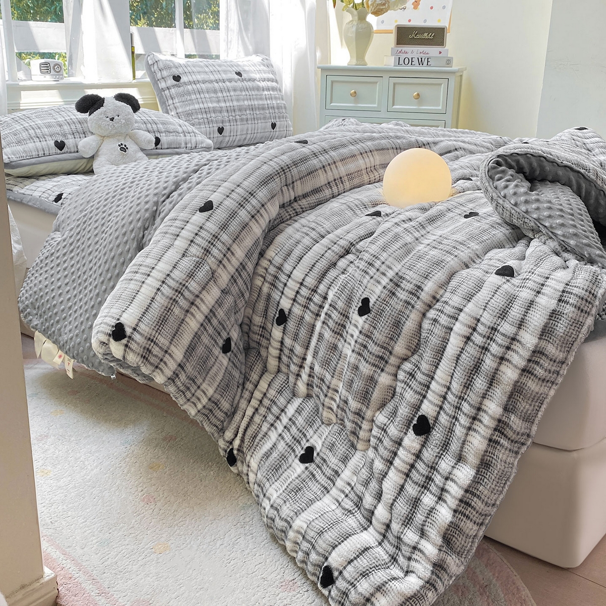 91家纺网 家纺一手货源 找家纺 犇牛仓储供应链 2026新款A类牛奶绒豆豆绒泡泡印花冬被 被子被芯 格子爱心【兔兔绒豆豆被】