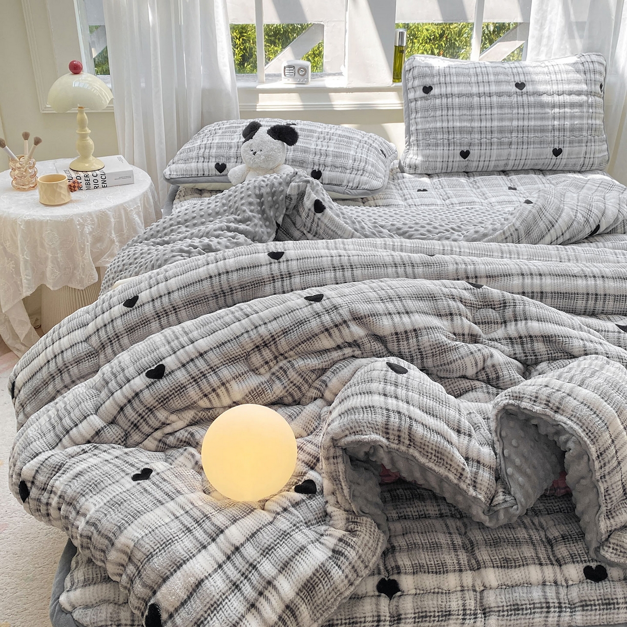 91家纺网 家纺一手货源 找家纺 犇牛仓储供应链 2026新款A类牛奶绒豆豆绒泡泡印花冬被 被子被芯 格子爱心【兔兔绒豆豆被】