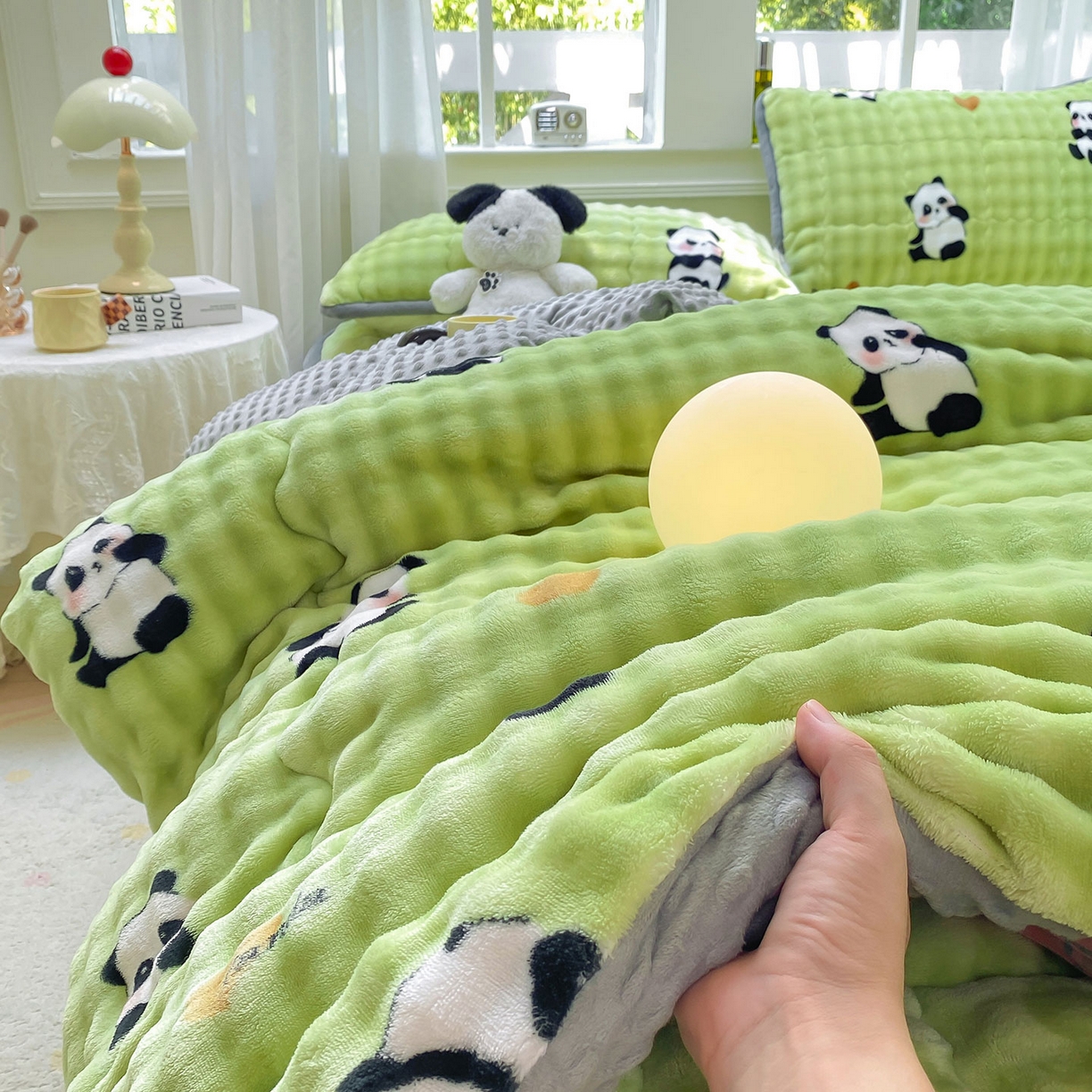 91家纺网 家纺一手货源 找家纺 犇牛仓储供应链 2026新款A类牛奶绒豆豆绒泡泡印花冬被 被子被芯 熊猫【兔兔绒豆豆被】