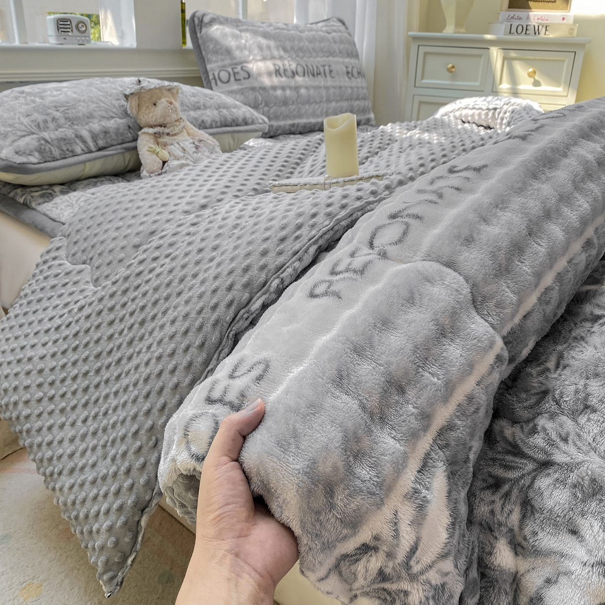 91家纺网 家纺一手货源 找家纺 犇牛仓储供应链 2026新款A类牛奶绒豆豆绒泡泡印花冬被 被子被芯 雅韵【兔兔绒豆豆被】