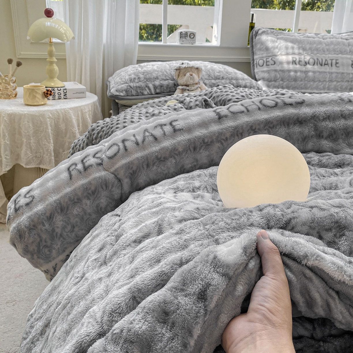 91家纺网 家纺一手货源 找家纺 犇牛仓储供应链 2026新款A类牛奶绒豆豆绒泡泡印花冬被 被子被芯 雅韵【兔兔绒豆豆被】