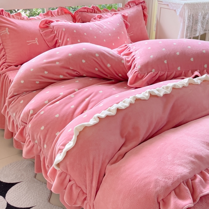 91家纺网 家纺一手货源 找家纺 （总）睡美人 2025韩版暖铂绒牛奶绒花边床裙床笠床单款四件套