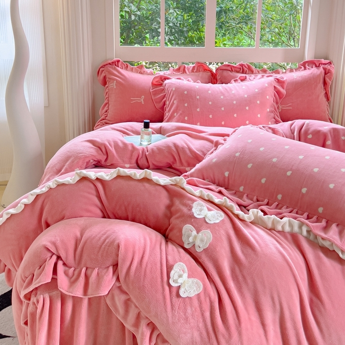 91家纺网 家纺一手货源 找家纺 （总）睡美人 2025韩版暖铂绒牛奶绒花边床裙床笠床单款四件套