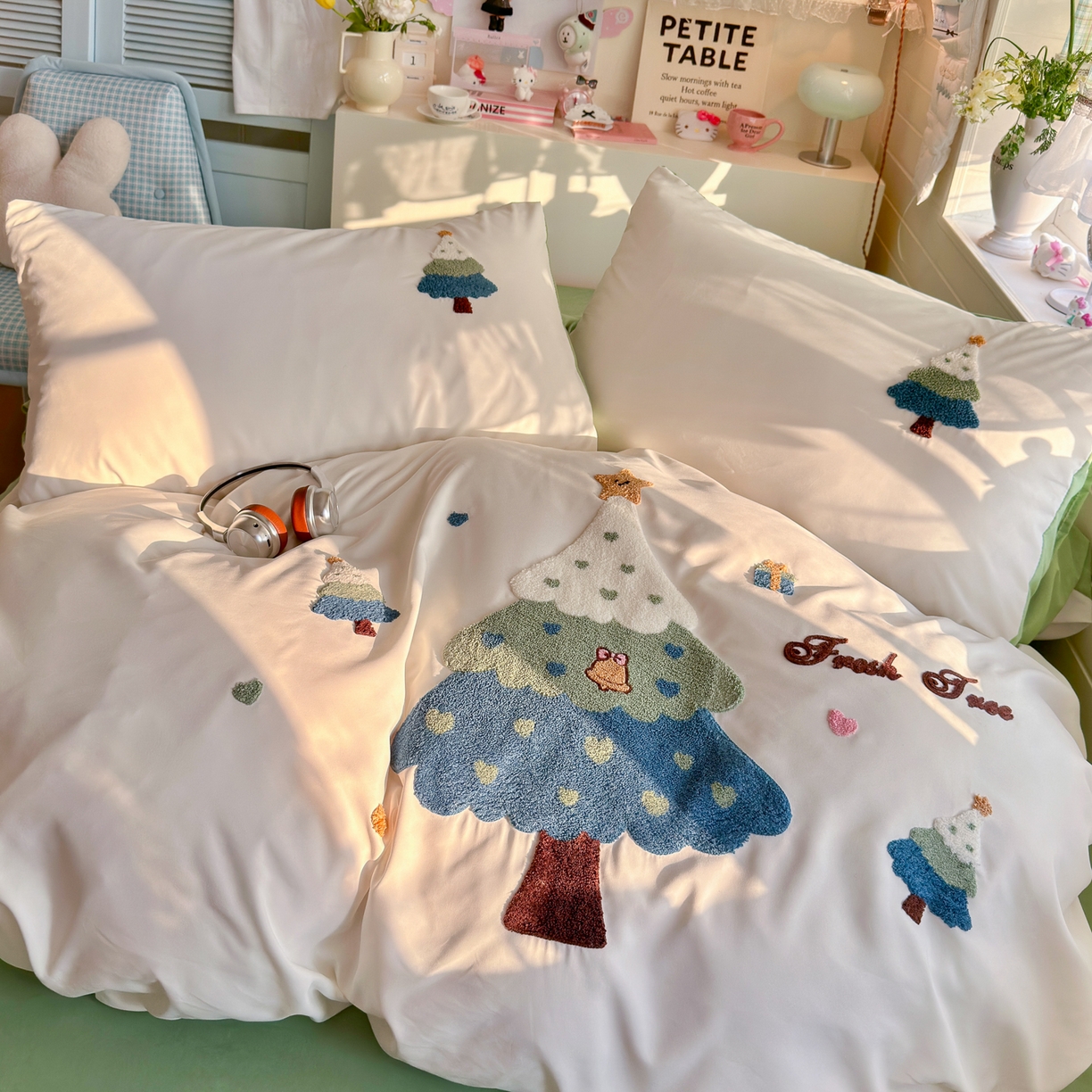 91家纺网 家纺一手货源 找家纺 优卡迪家纺馆 2026新款A类云锦棉毛巾绣四件套下载文件包含买家秀 发财树-米白