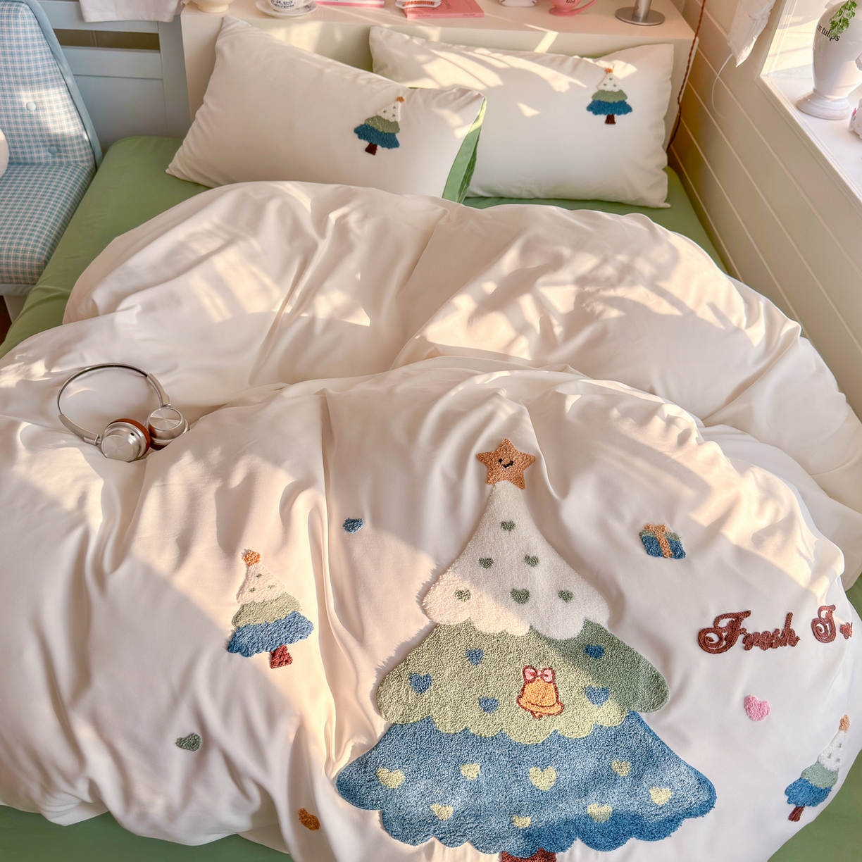 91家纺网 家纺一手货源 找家纺 优卡迪家纺馆 2026新款A类云锦棉毛巾绣四件套下载文件包含买家秀 发财树-米白