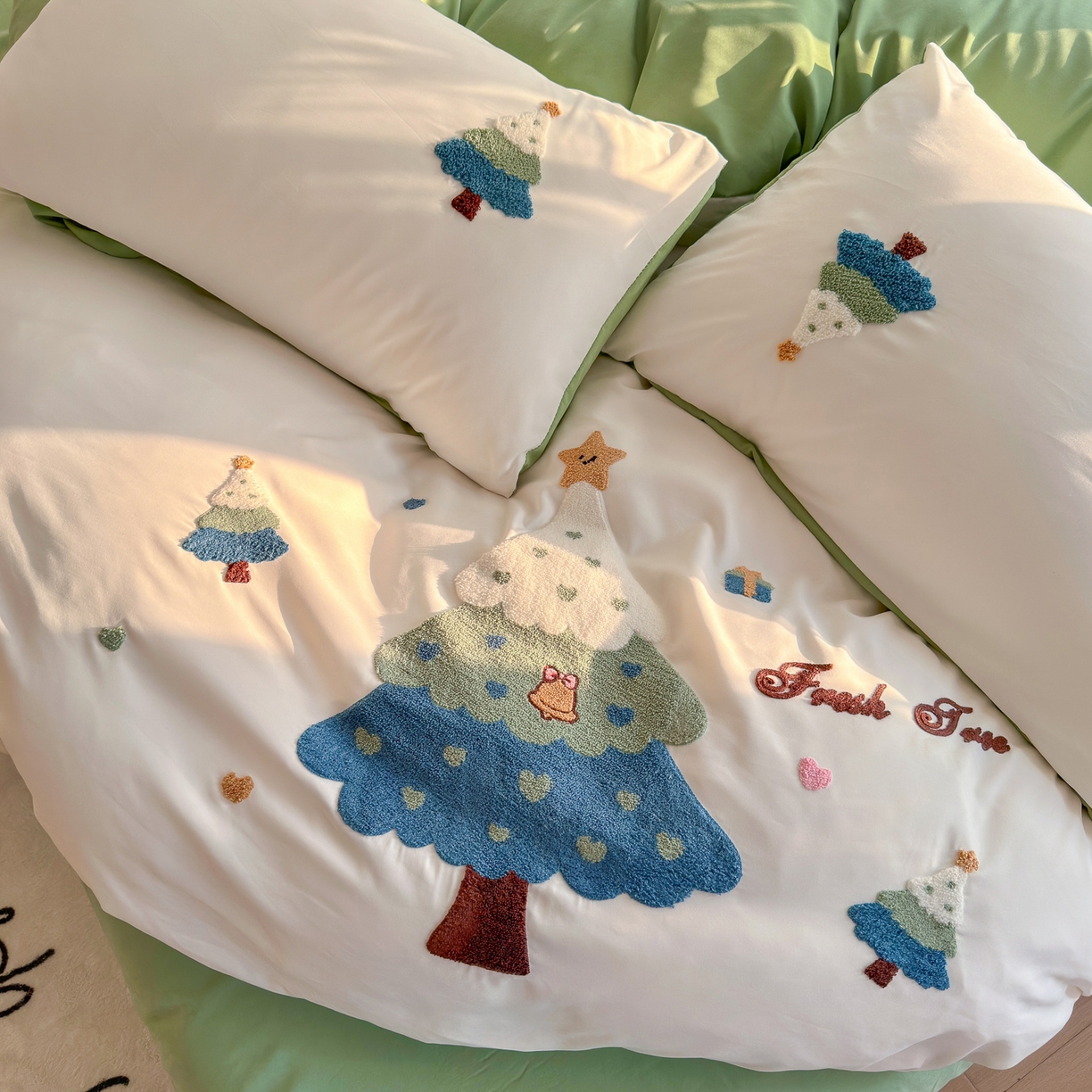 91家纺网 家纺一手货源 找家纺 优卡迪家纺馆 2026新款A类云锦棉毛巾绣四件套下载文件包含买家秀 发财树-米白