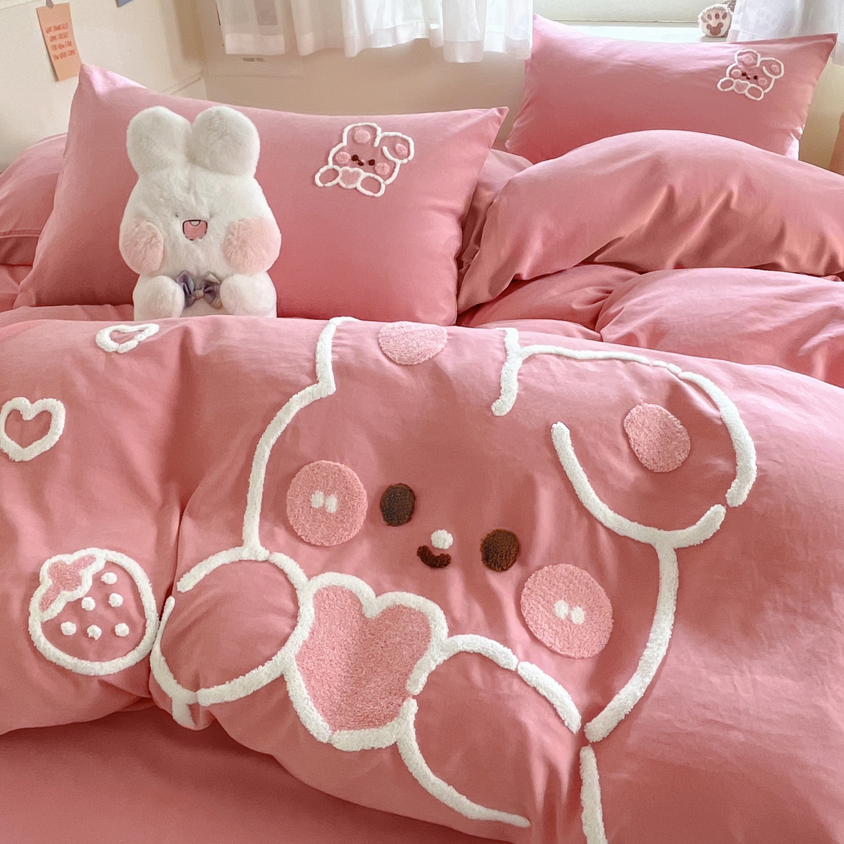 91家纺网 家纺一手货源 找家纺 优卡迪家纺馆 2026新款A类云锦棉毛巾绣四件套下载文件包含买家秀 奶油兔-红