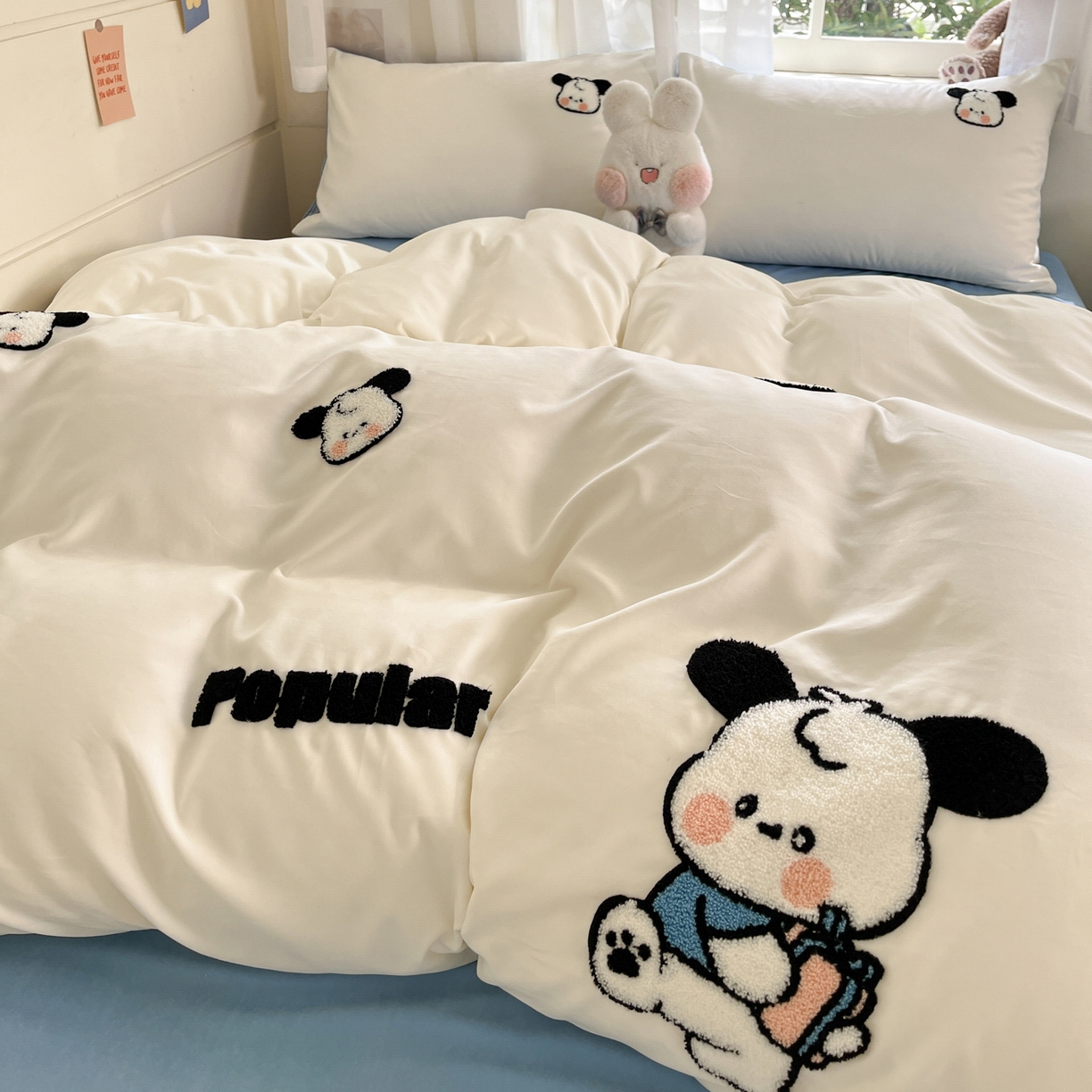 91家纺网 家纺一手货源 找家纺 优卡迪家纺馆 2026新款A类云锦棉毛巾绣四件套下载文件包含买家秀 俏俏狗-白