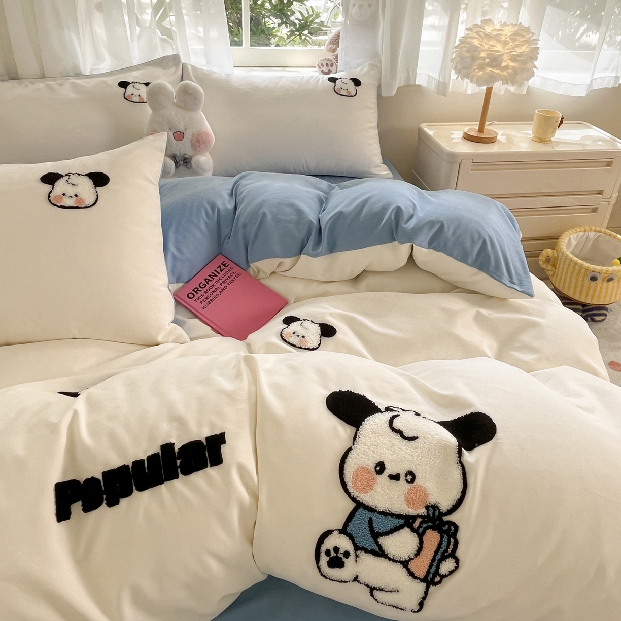 91家纺网 家纺一手货源 找家纺 优卡迪家纺馆 2026新款A类云锦棉毛巾绣四件套下载文件包含买家秀 俏俏狗-白