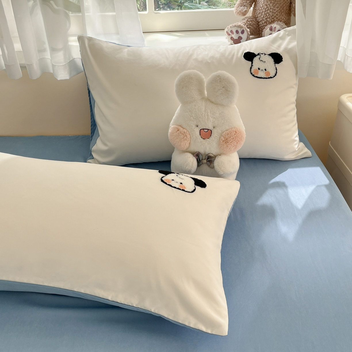 91家纺网 家纺一手货源 找家纺 优卡迪家纺馆 2026新款A类云锦棉毛巾绣四件套下载文件包含买家秀 俏俏狗-白