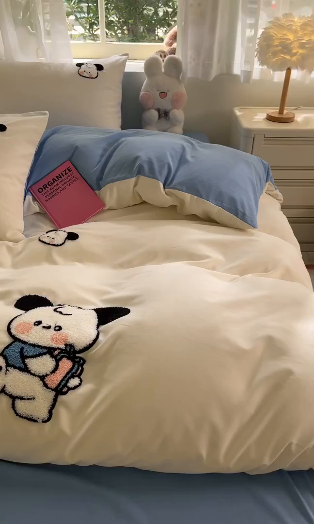 91家纺网 家纺一手货源 找家纺 优卡迪家纺馆 2026新款A类云锦棉毛巾绣四件套下载文件包含买家秀 俏俏狗-白