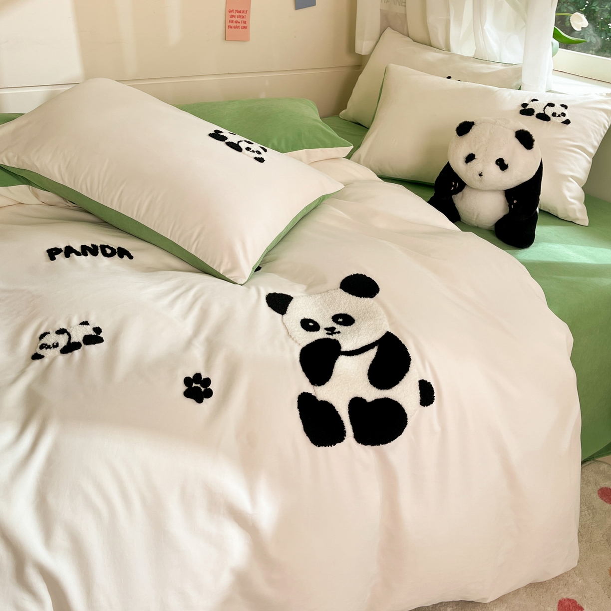 91家纺网 家纺一手货源 找家纺 优卡迪家纺馆 2026新款A类云锦棉毛巾绣四件套下载文件包含买家秀 熊猫宝贝-白