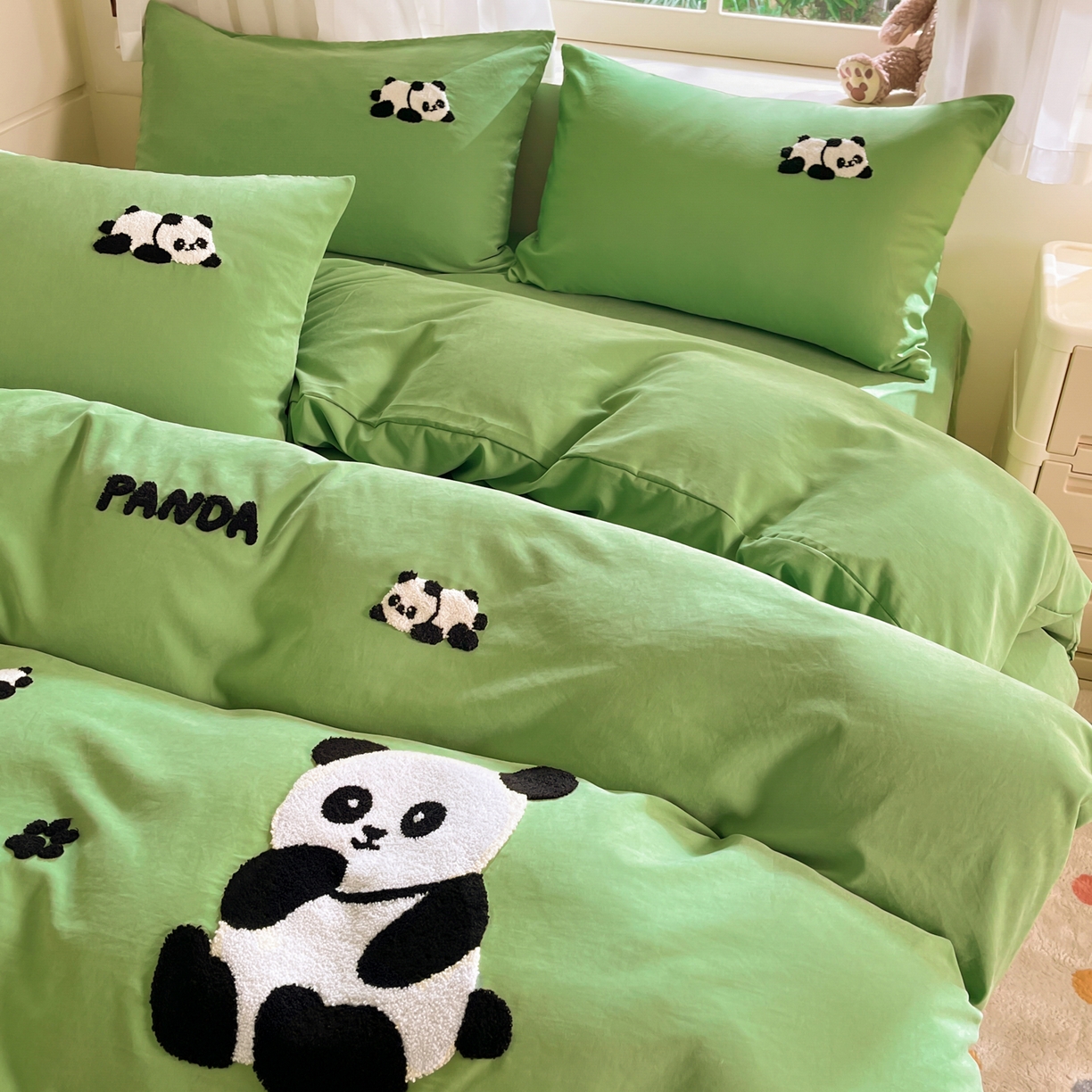 91家纺网 家纺一手货源 找家纺 优卡迪家纺馆 2026新款A类云锦棉毛巾绣四件套下载文件包含买家秀 熊猫宝贝-绿