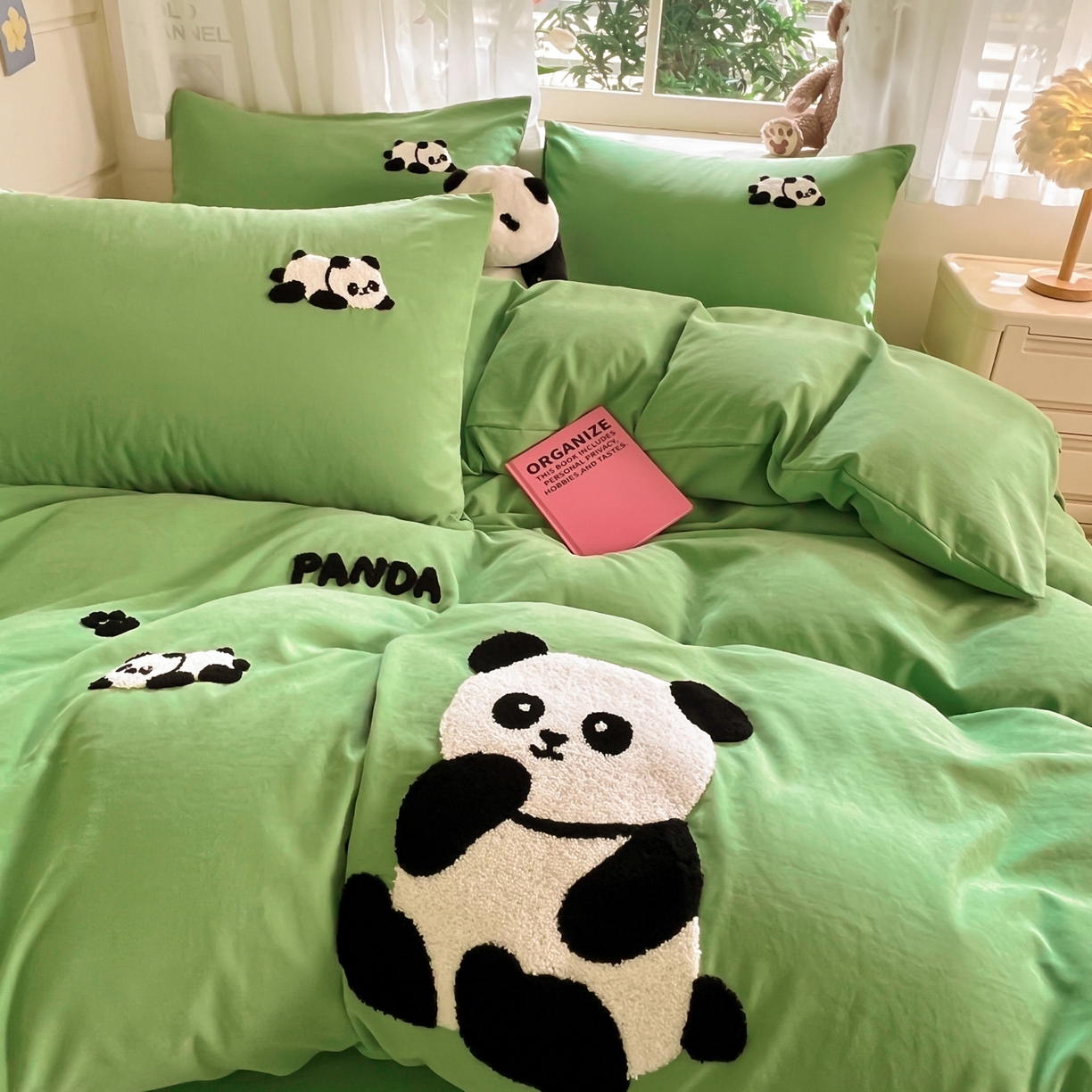 91家纺网 家纺一手货源 找家纺 优卡迪家纺馆 2026新款A类云锦棉毛巾绣四件套下载文件包含买家秀 熊猫宝贝-绿