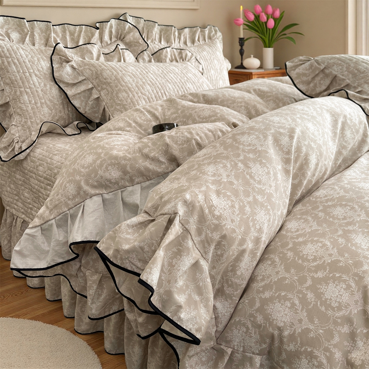 91家纺网 家纺一手货源 找家纺 宜凡家纺 2026新款全棉夹棉印花床盖款三件套 安洛特 米