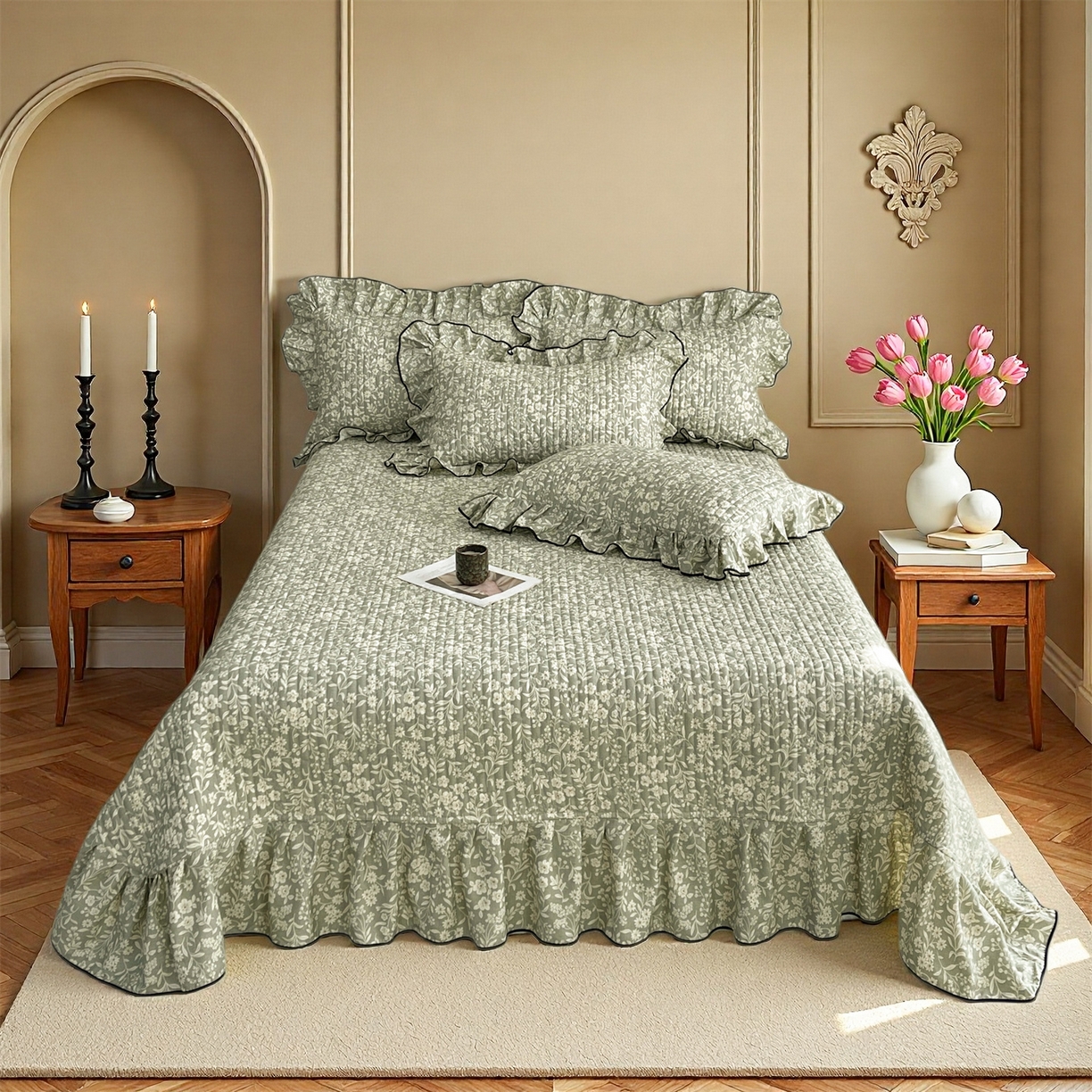 91家纺网 家纺一手货源 找家纺 宜凡家纺 2026新款全棉夹棉印花床盖款三件套 安冉之夏