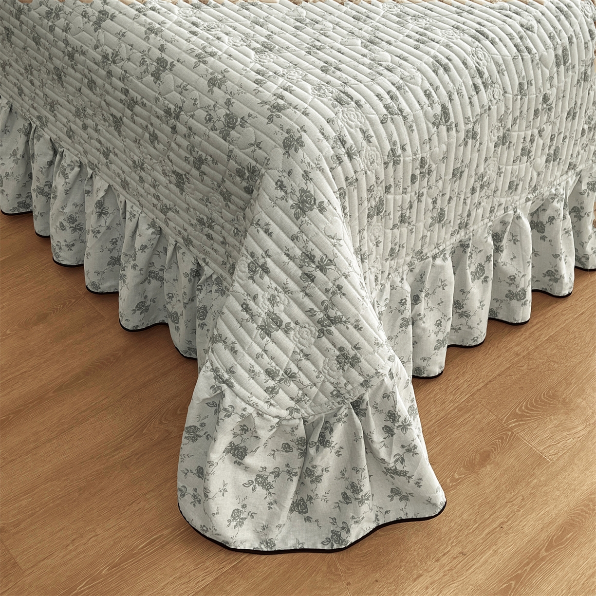 91家纺网 家纺一手货源 找家纺 宜凡家纺 2026新款全棉夹棉印花床盖款三件套 莫里