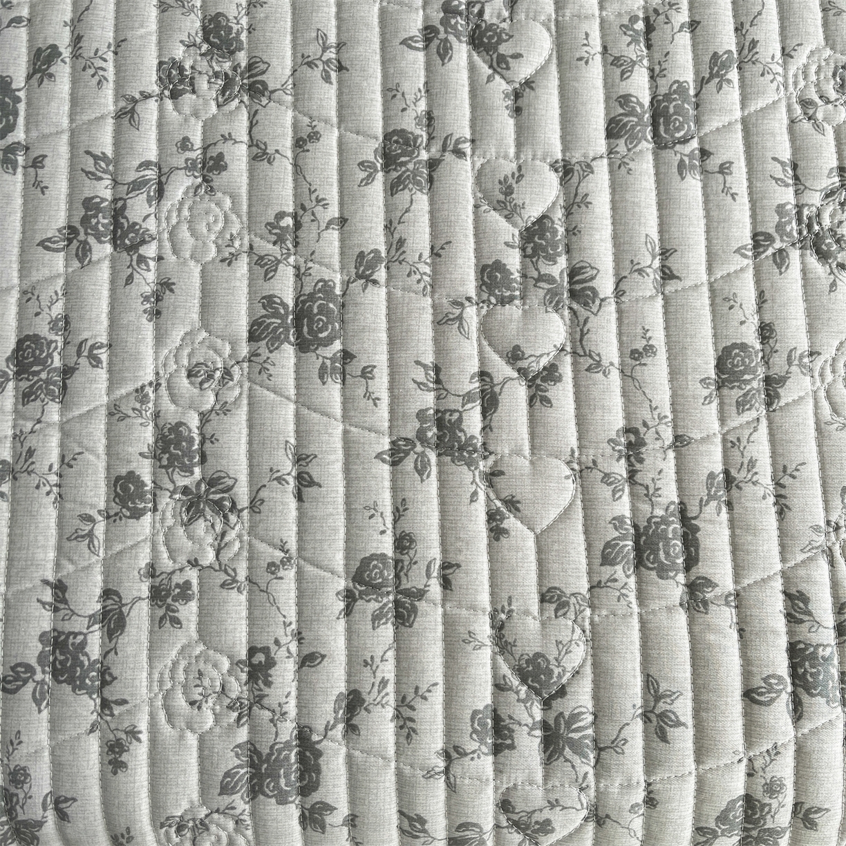 91家纺网 家纺一手货源 找家纺 宜凡家纺 2026新款全棉夹棉印花床盖款三件套 莫里