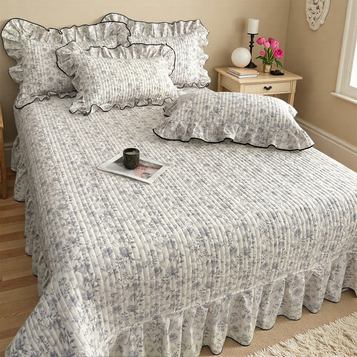 91家纺网 家纺一手货源 找家纺 宜凡家纺 2026新款全棉夹棉印花床盖款三件套 紫藤花