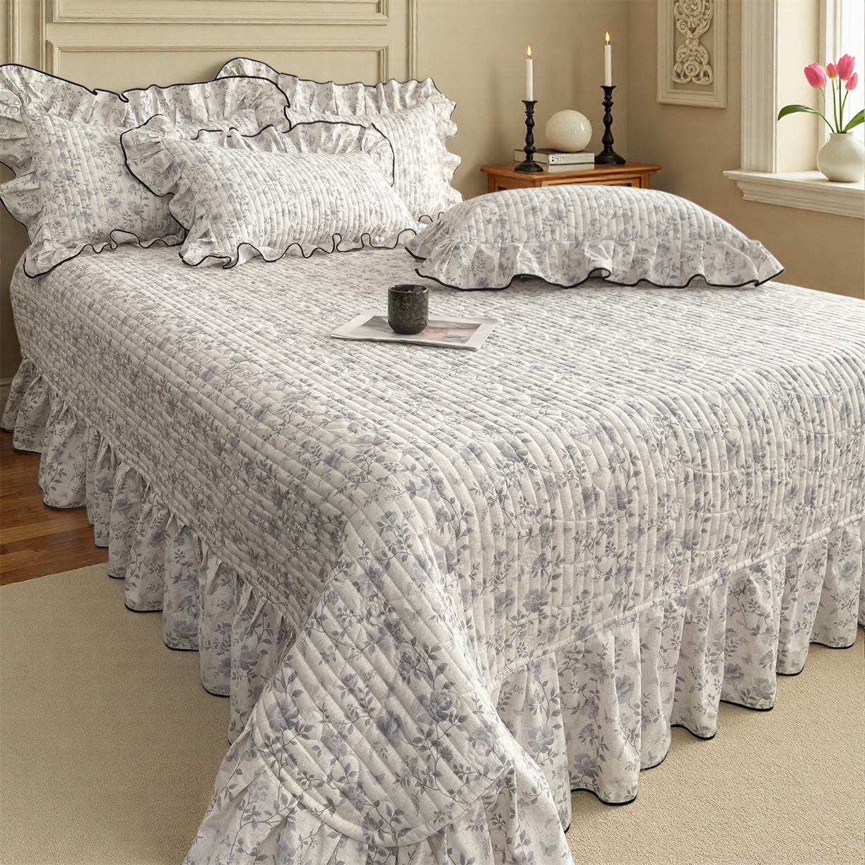 91家纺网 家纺一手货源 找家纺 宜凡家纺 2026新款全棉夹棉印花床盖款三件套 紫藤花