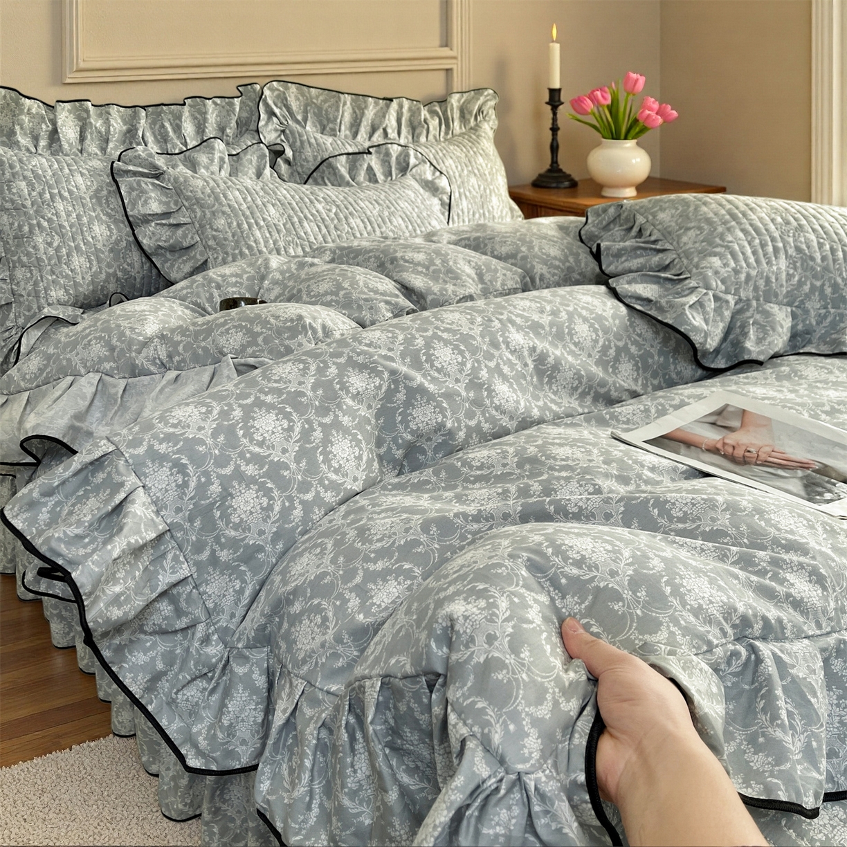 91家纺网 家纺一手货源 找家纺 宜凡家纺 2026新款全棉夹棉印花床盖款四件套 安洛特 灰