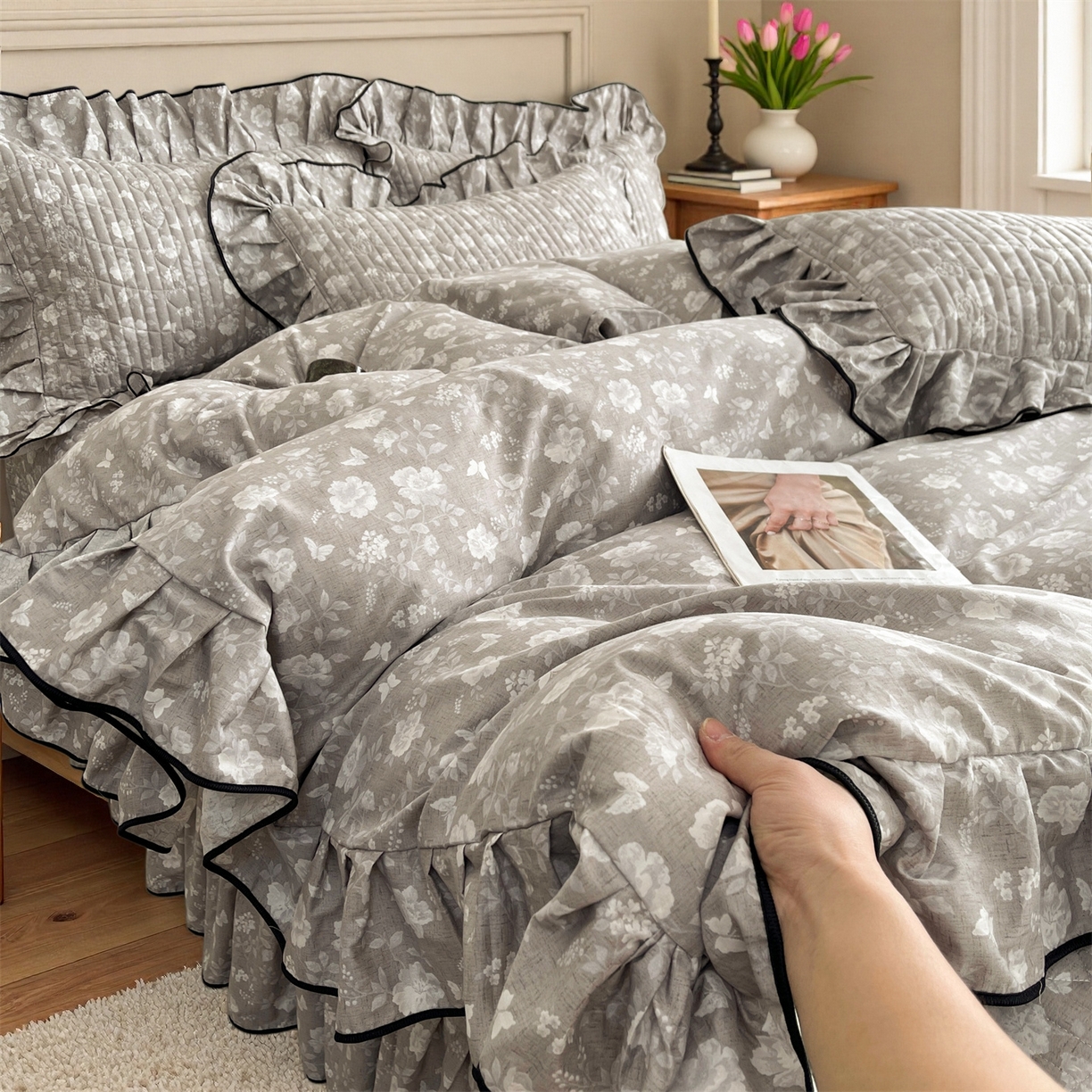 91家纺网 家纺一手货源 找家纺 宜凡家纺 2026新款全棉夹棉印花床盖款四件套 半岛玫瑰