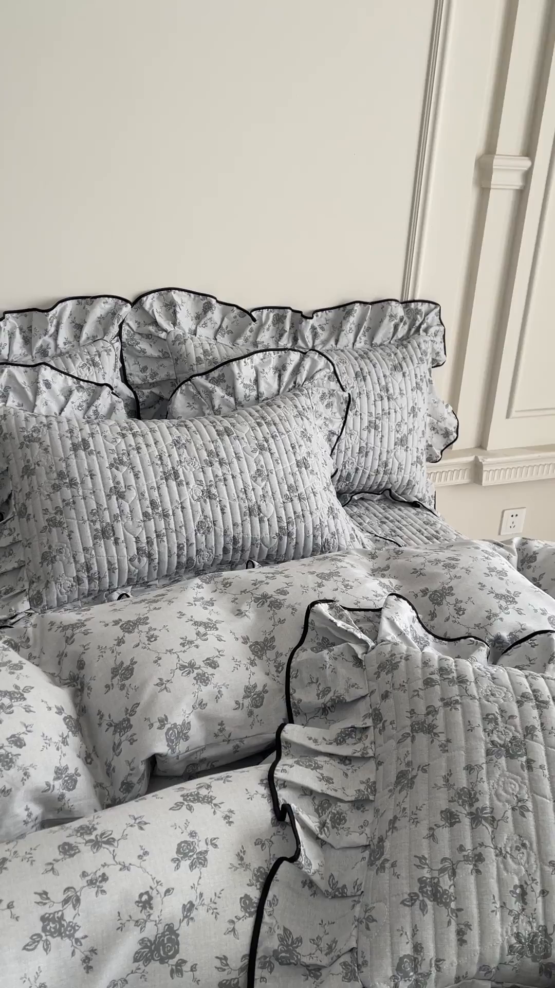 91家纺网 家纺一手货源 找家纺 宜凡家纺 2026新款全棉夹棉印花床盖款四件套 莫里