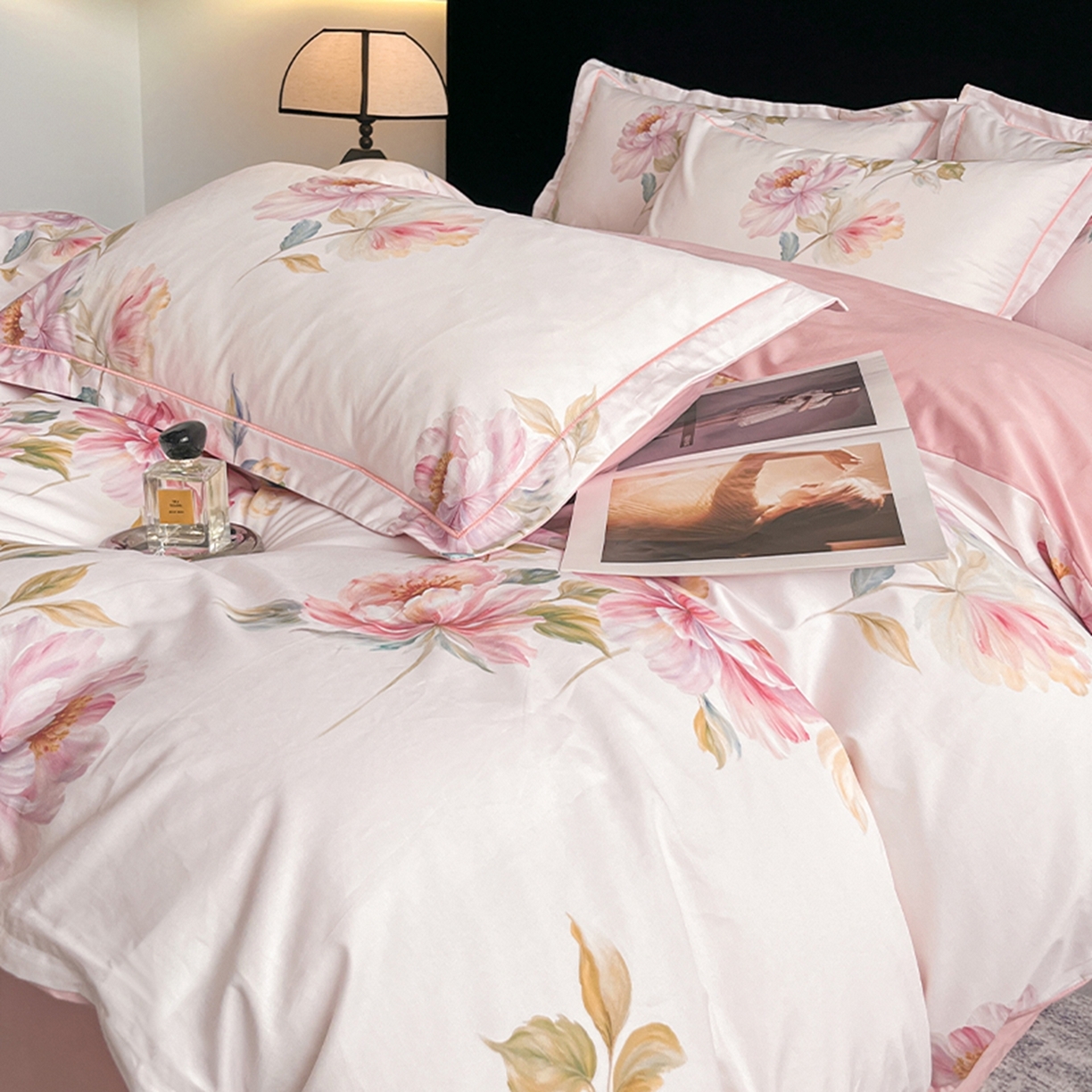 91家纺网 家纺一手货源 找家纺 格里芬家纺 2026新款全棉纯棉40S精梳棉13376印花四件套 南国佳人-粉