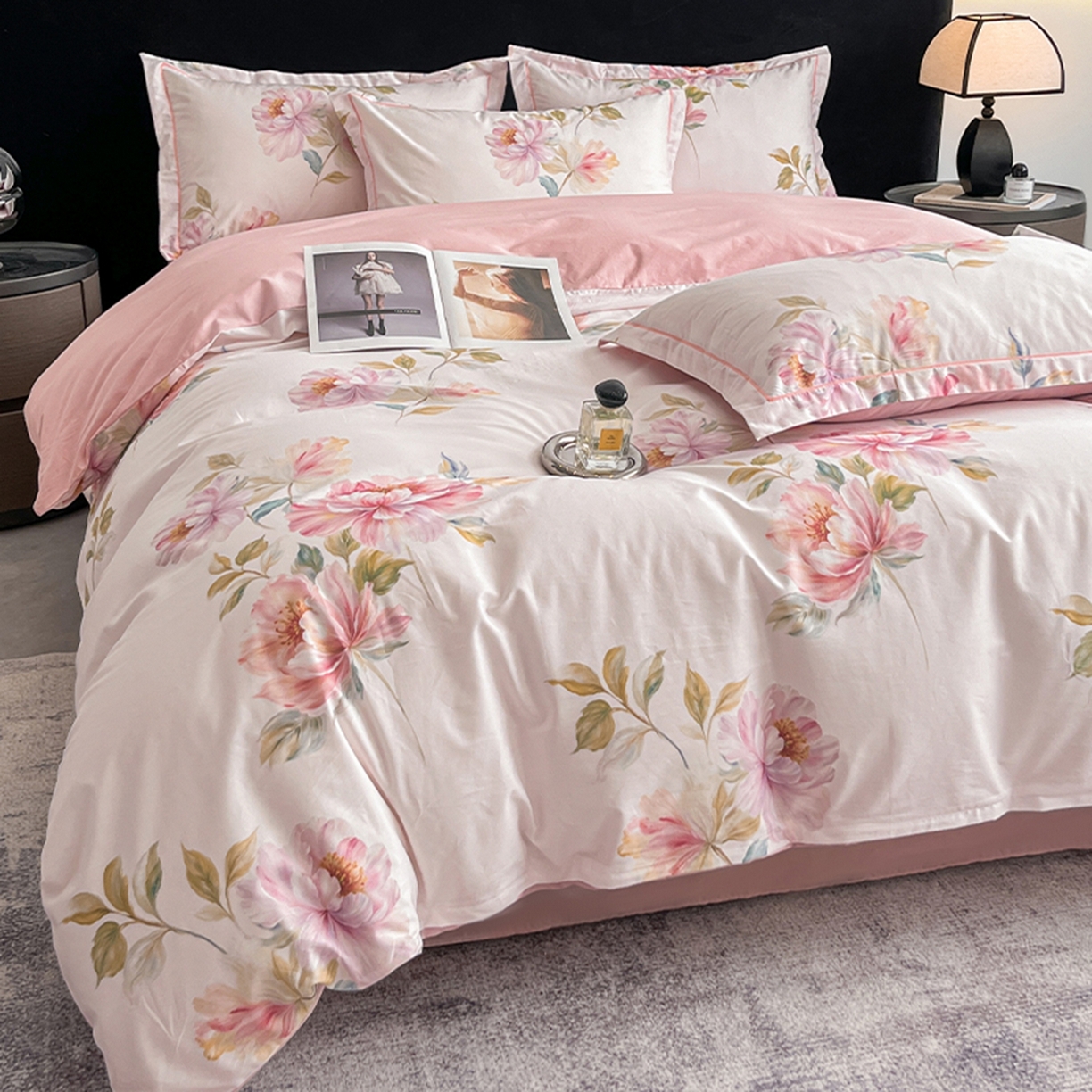 91家纺网 家纺一手货源 找家纺 格里芬家纺 2026新款全棉纯棉40S精梳棉13376印花四件套 南国佳人-粉