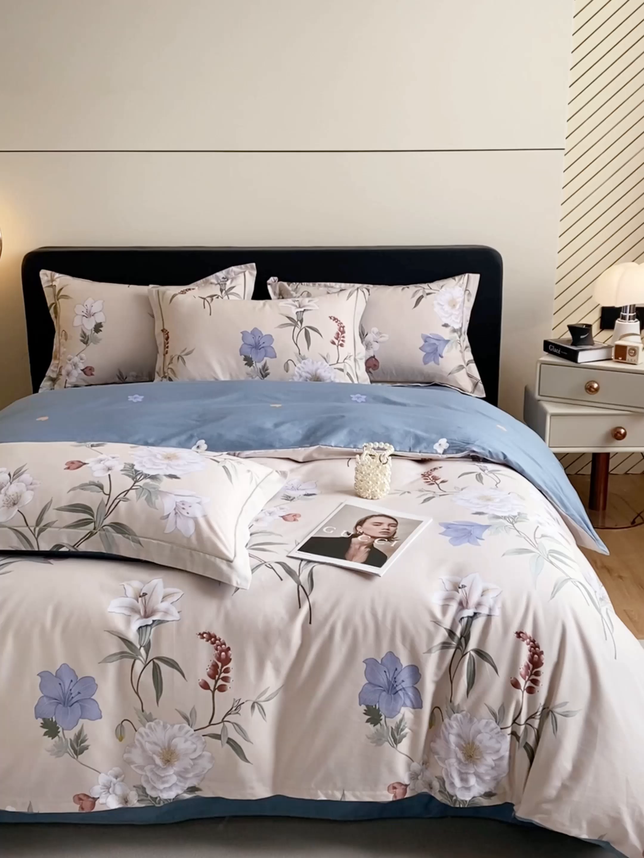 91家纺网 家纺一手货源 找家纺 格里芬家纺 2026新款全棉纯棉40S精梳棉13376印花四件套 暖熙-咖