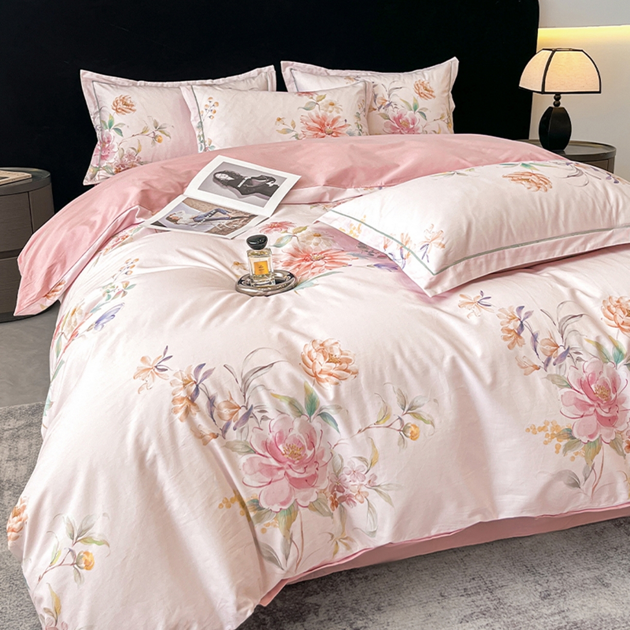 91家纺网 家纺一手货源 找家纺 格里芬家纺 2026新款全棉纯棉40S精梳棉13376印花四件套 舒槿-粉