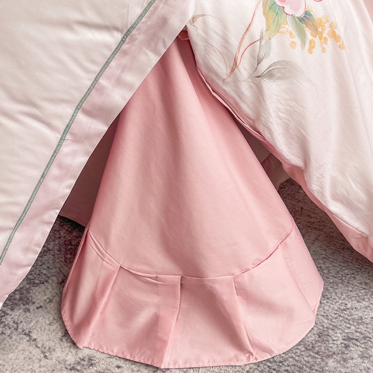 91家纺网 家纺一手货源 找家纺 格里芬家纺 2026新款全棉纯棉40S精梳棉13376印花四件套 舒槿-粉