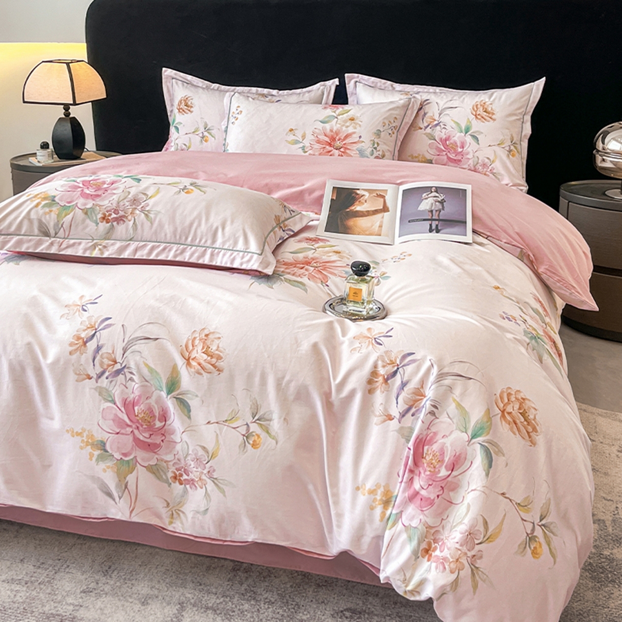 91家纺网 家纺一手货源 找家纺 格里芬家纺 2026新款全棉纯棉40S精梳棉13376印花四件套 舒槿-粉