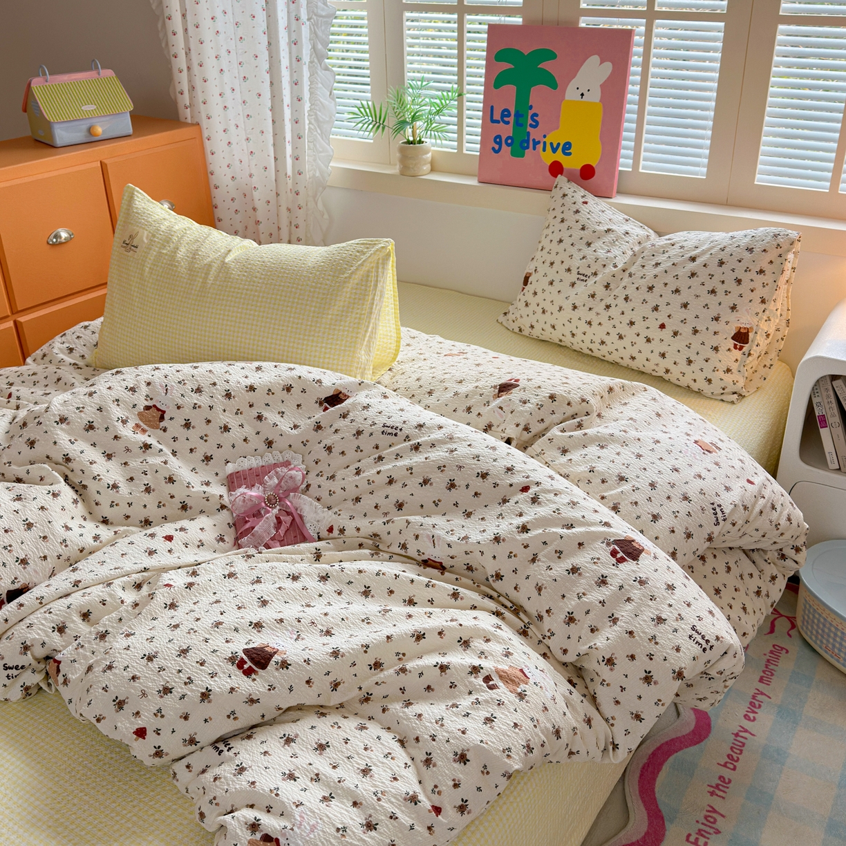 91家纺网 家纺一手货源 找家纺 奈颜 2026新款贴标款A类超柔泡芙纱印花四件套 花园小兔