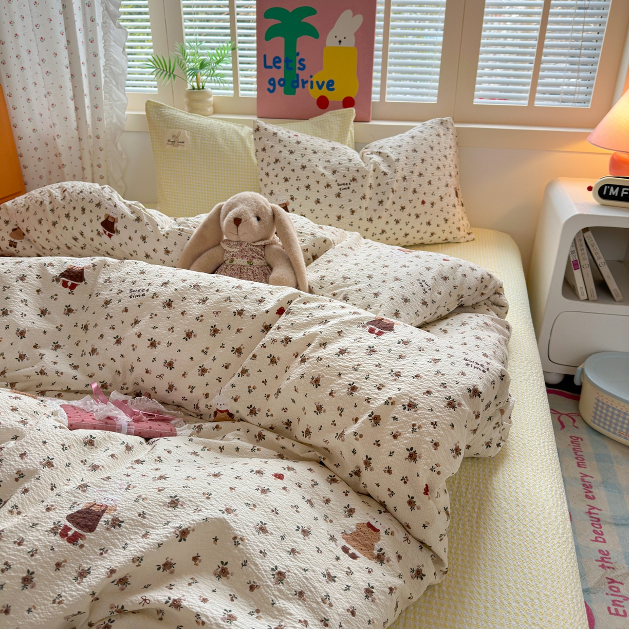 91家纺网 家纺一手货源 找家纺 奈颜 2026新款贴标款A类超柔泡芙纱印花四件套 花园小兔