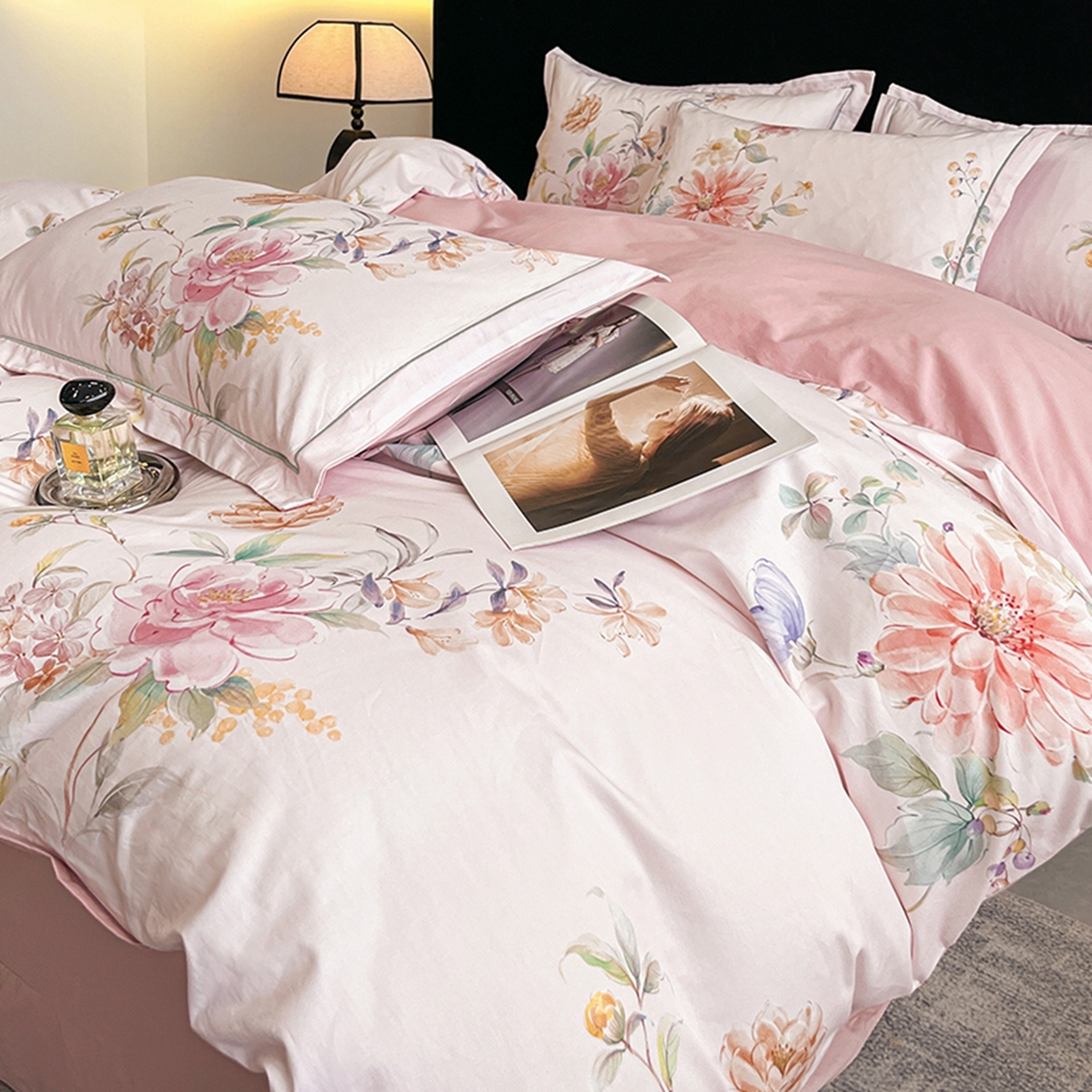 91家纺网 家纺一手货源 找家纺 格里芬家纺 2026新款全棉纯棉40S精梳棉13376印花四件套 舒槿-粉