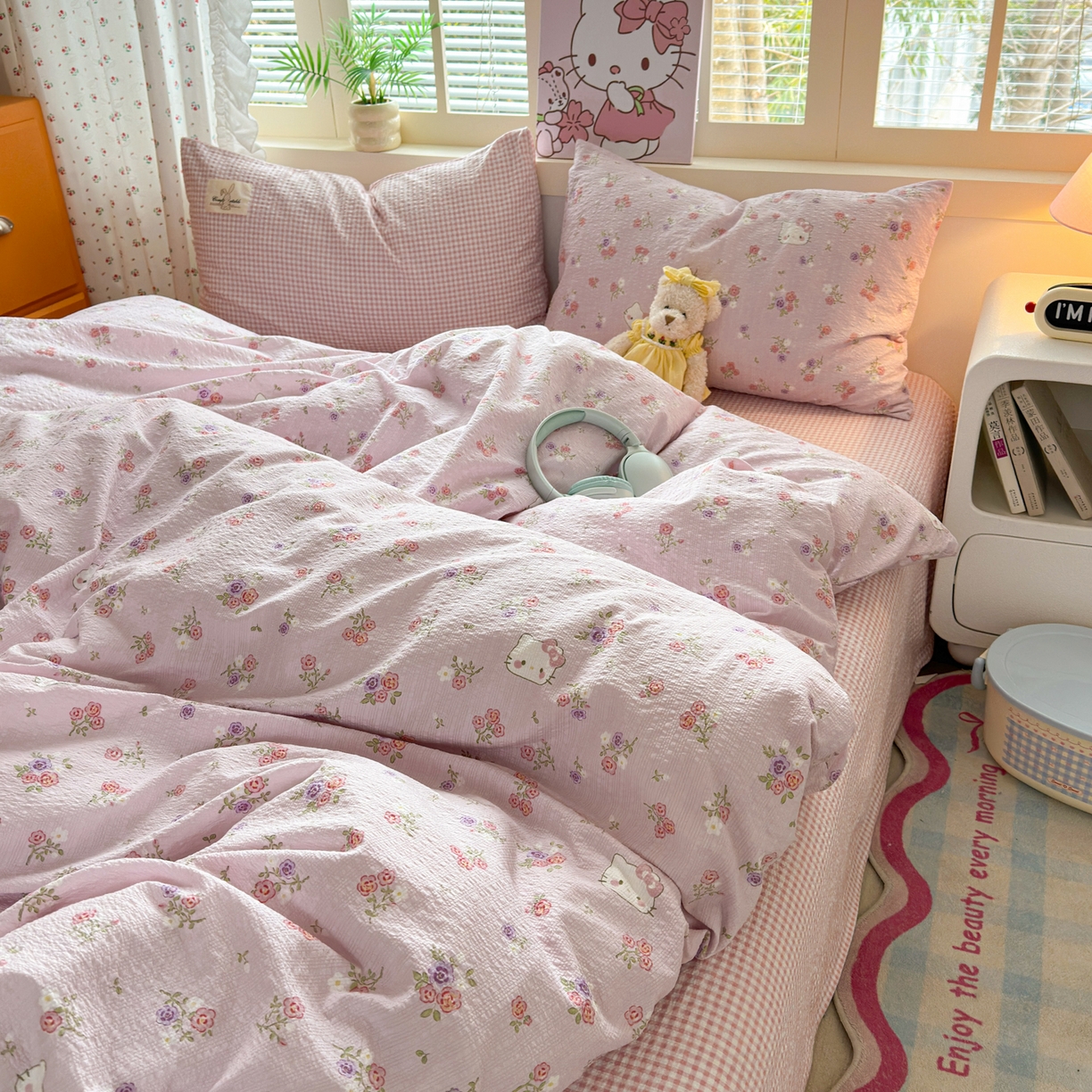 91家纺网 家纺一手货源 找家纺 奈颜 2026新款贴标款A类超柔泡芙纱印花四件套 猫团粉