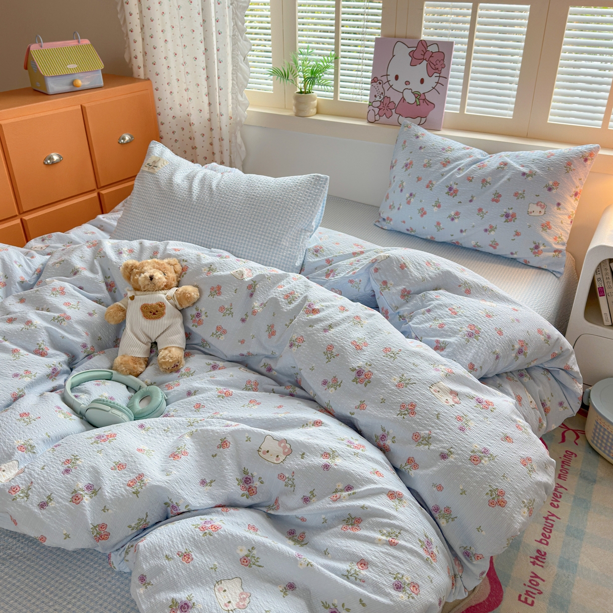 91家纺网 家纺一手货源 找家纺 奈颜 2026新款贴标款A类超柔泡芙纱印花四件套 猫团兰